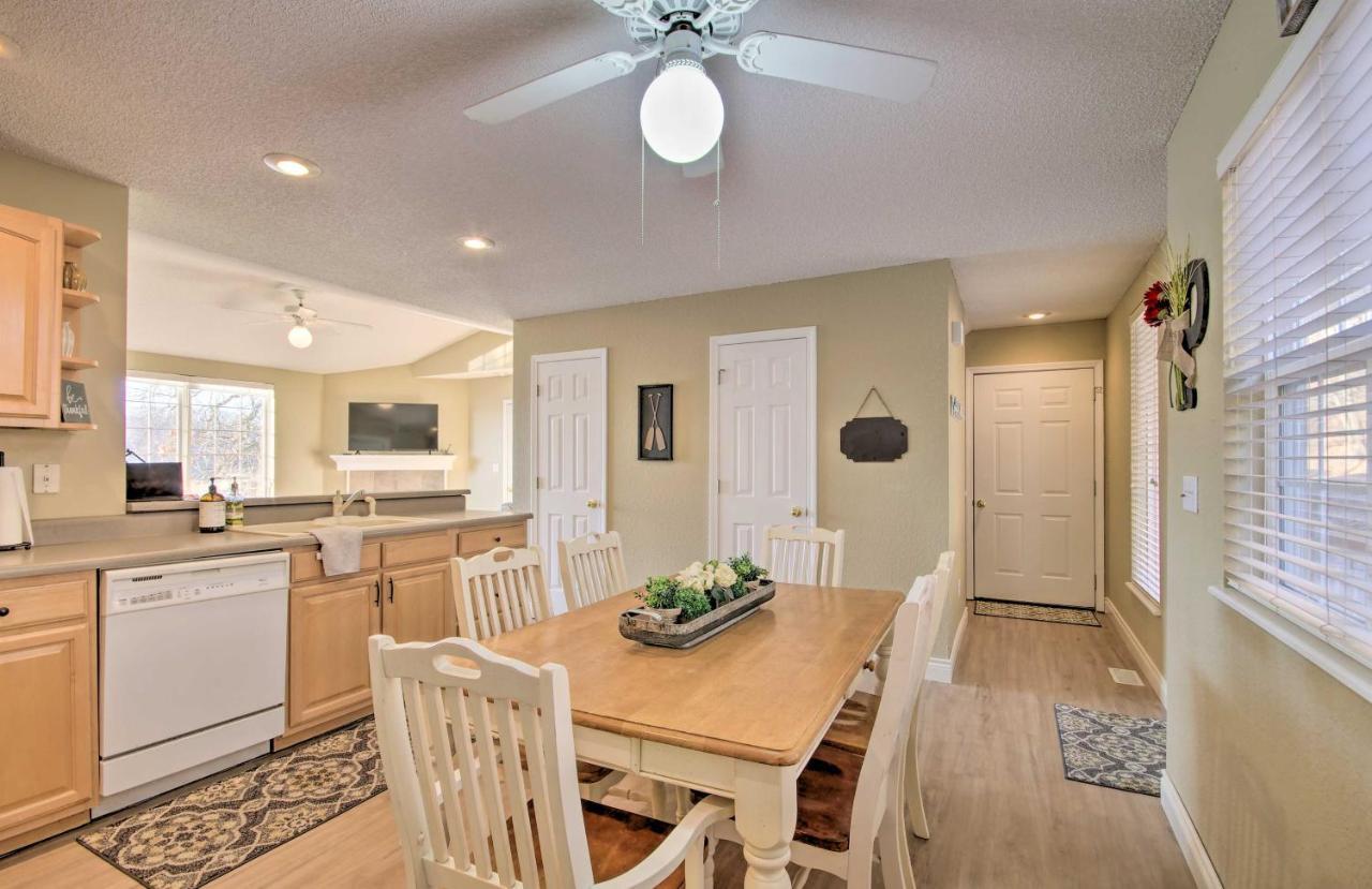 Waterfront Townhome With Private Dock And Lake Views Lake Ozark Exteriör bild
