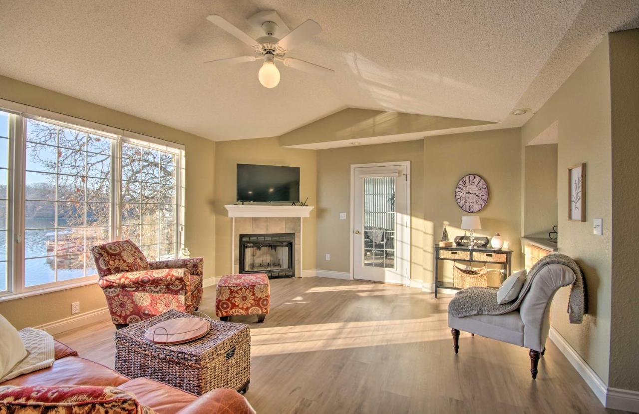 Waterfront Townhome With Private Dock And Lake Views Lake Ozark Exteriör bild